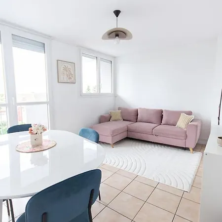 Le Nid Rose Choletais 6 Personnes Centre-ville Lägenhet