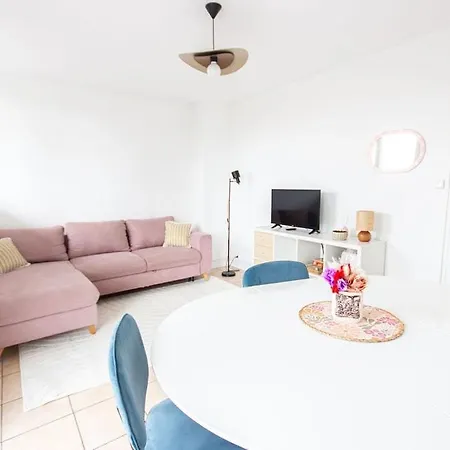 Le Nid Rose Choletais 6 Personnes Centre-ville Lägenhet *